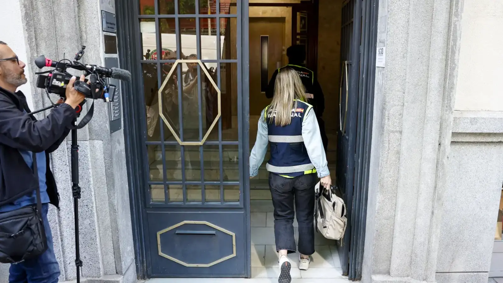 El juez amplía la investigación sobre la trama: el papel clave de la secretaria de Zapatero bajo la lupa